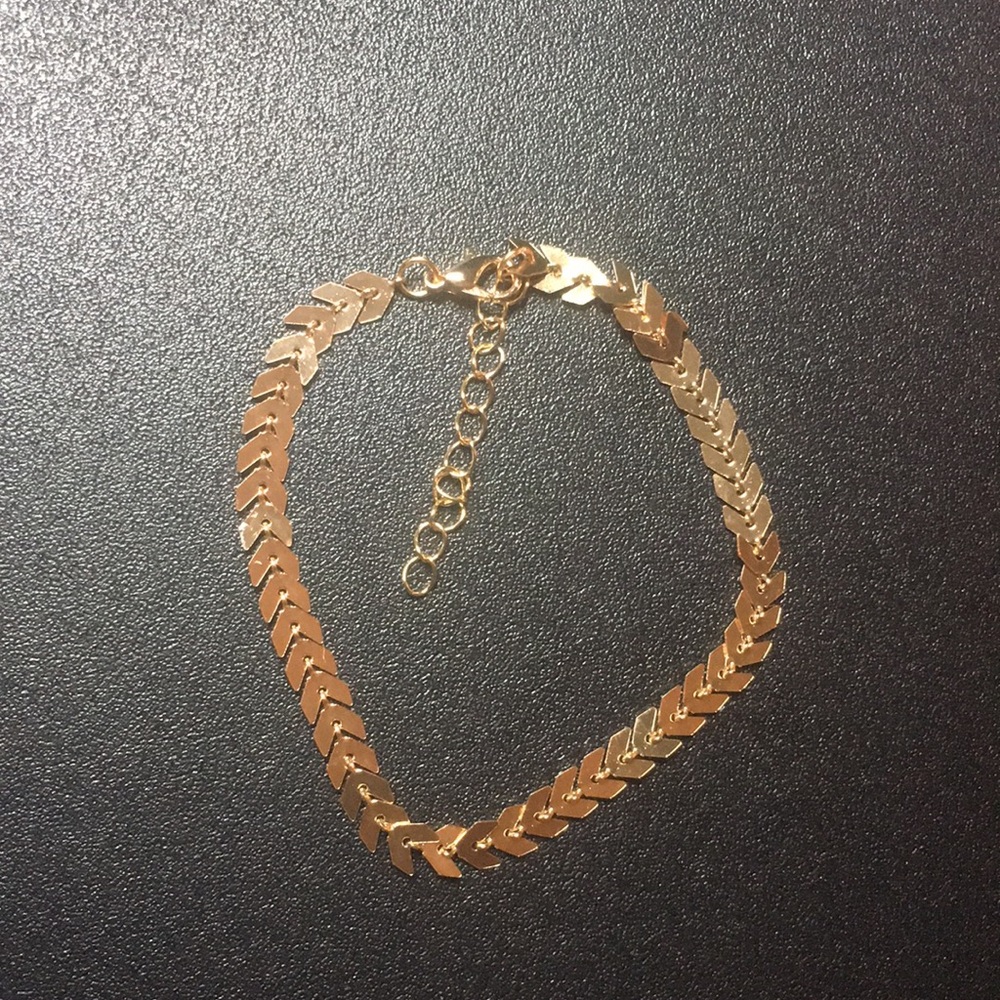 Gold Tone Arrow Anklet